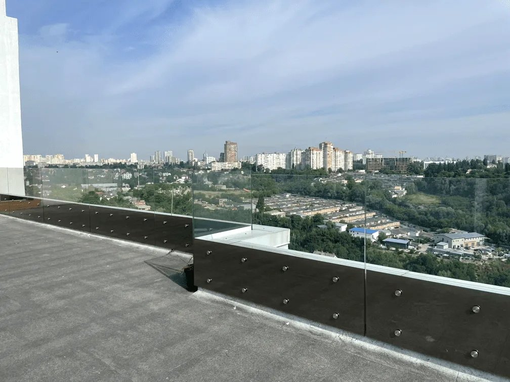 Glass balustrade for a terrace — photo 2
