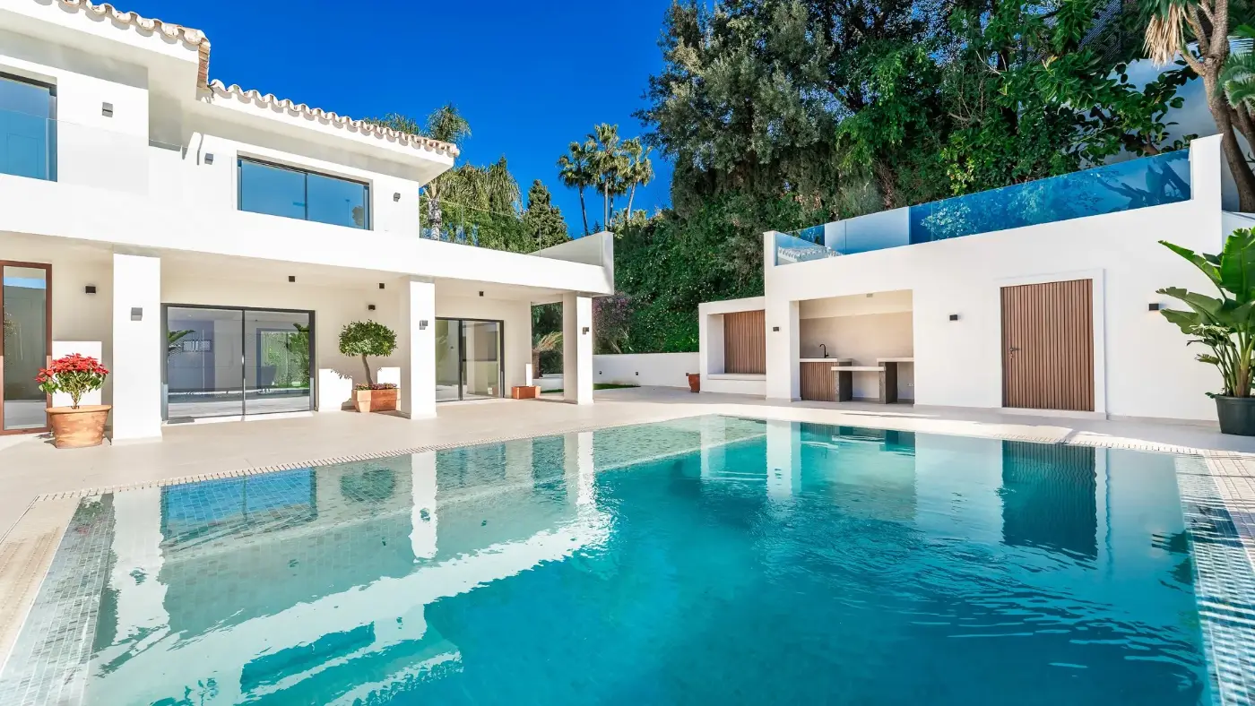 House in Marbella with SKLO aluminium windows